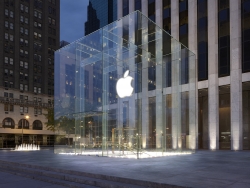 Инвеститорът Айкан купи акции на Apple за 1 млрд. долара