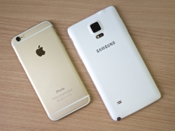 Market leaders Samsung and Apple remain